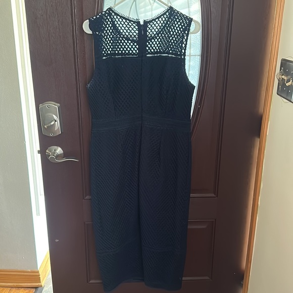 navy blue New York and Company dress beautiful pattern slightly worn size14 - Picture 4 of 4